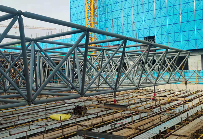 包头高铁东总部基地2号楼网架